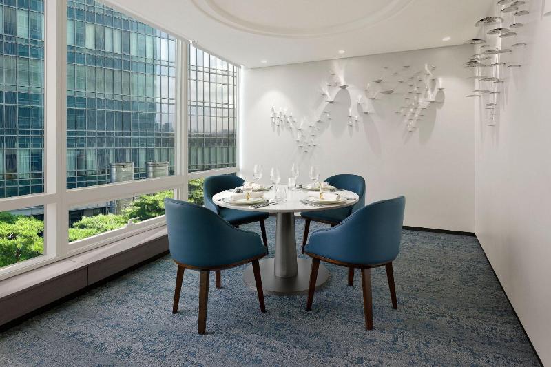 Yeouido Park Centre, Marriott Executive Apartments image