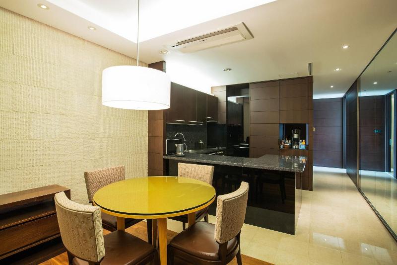 Yeouido Park Centre, Marriott Executive Apartments image