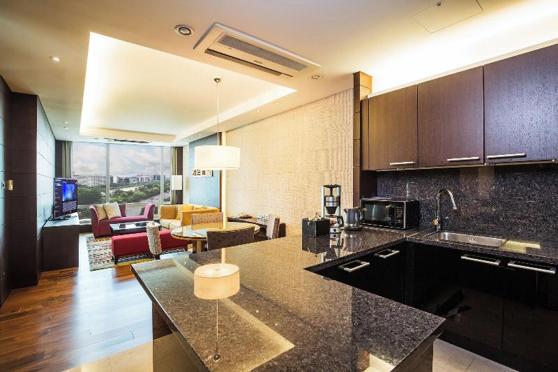Yeouido Park Centre, Marriott Executive Apartments image