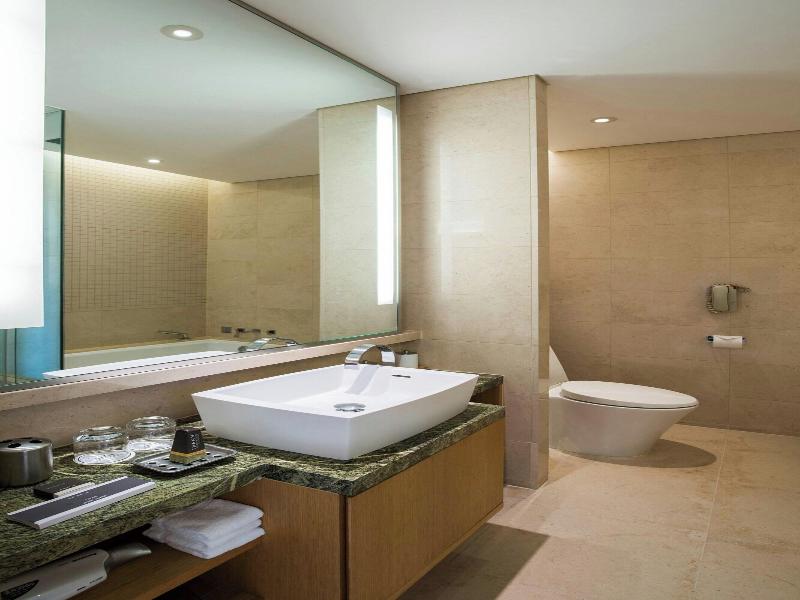 Yeouido Park Centre, Marriott Executive Apartments image