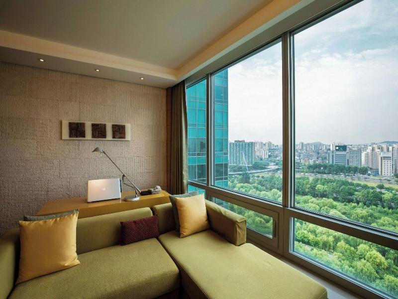 Yeouido Park Centre, Marriott Executive Apartments image
