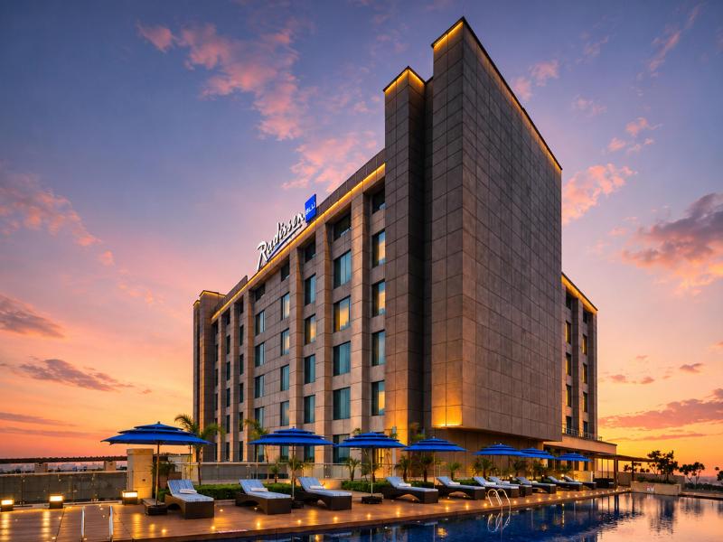Radisson Blu Hotel New Delhi Paschim Vihar image