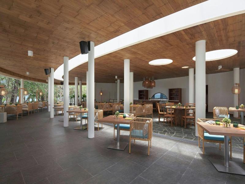 Le Méridien Phuket Mai Khao Beach Resort image
