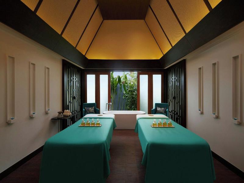 Le Méridien Phuket Mai Khao Beach Resort image