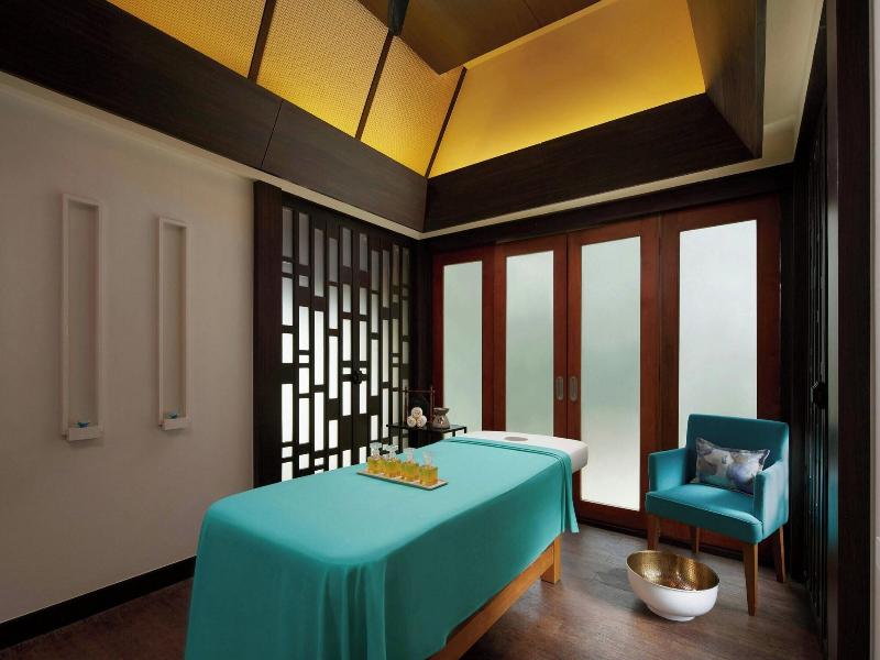 Le Méridien Phuket Mai Khao Beach Resort image