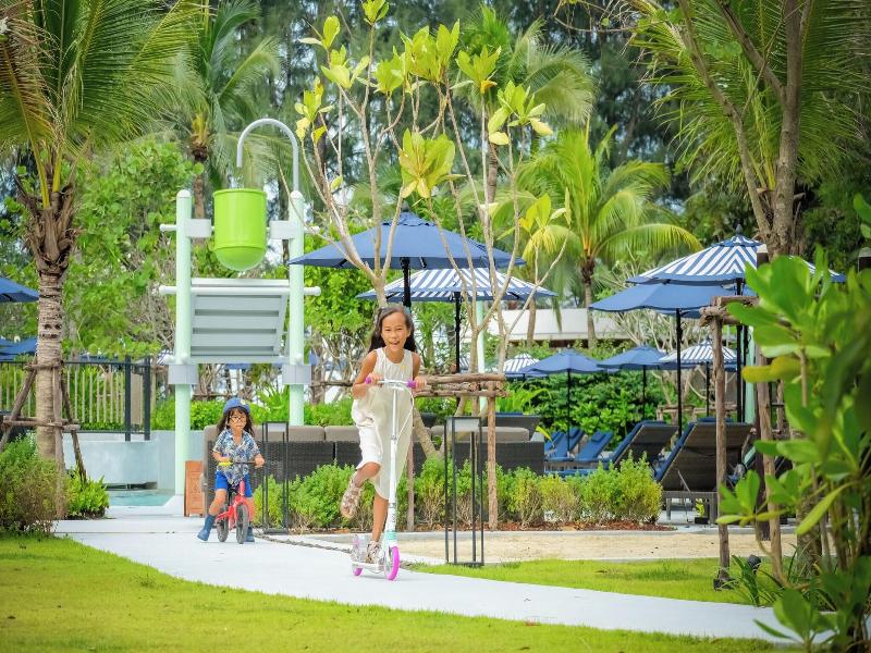 Le Méridien Phuket Mai Khao Beach Resort image