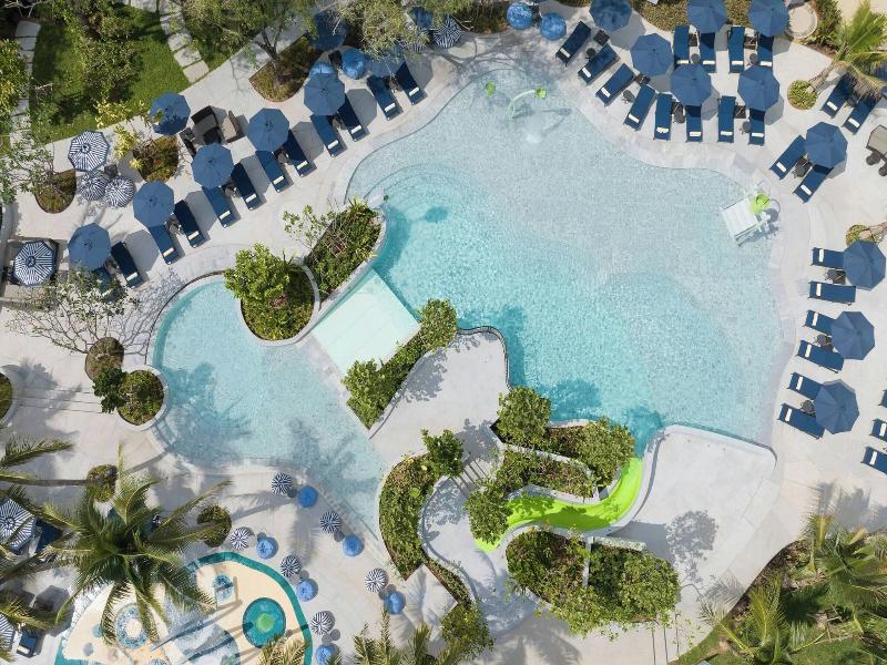 Le Méridien Phuket Mai Khao Beach Resort image