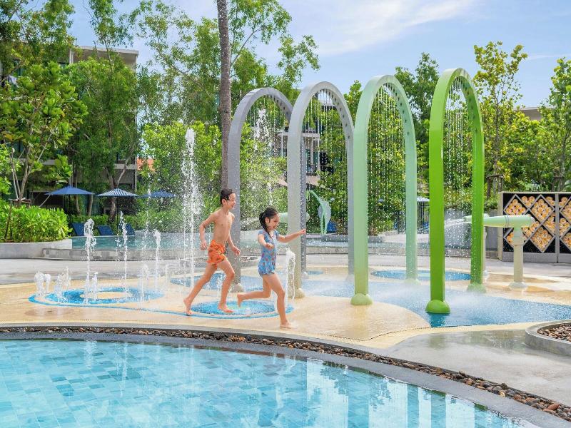 Le Méridien Phuket Mai Khao Beach Resort image