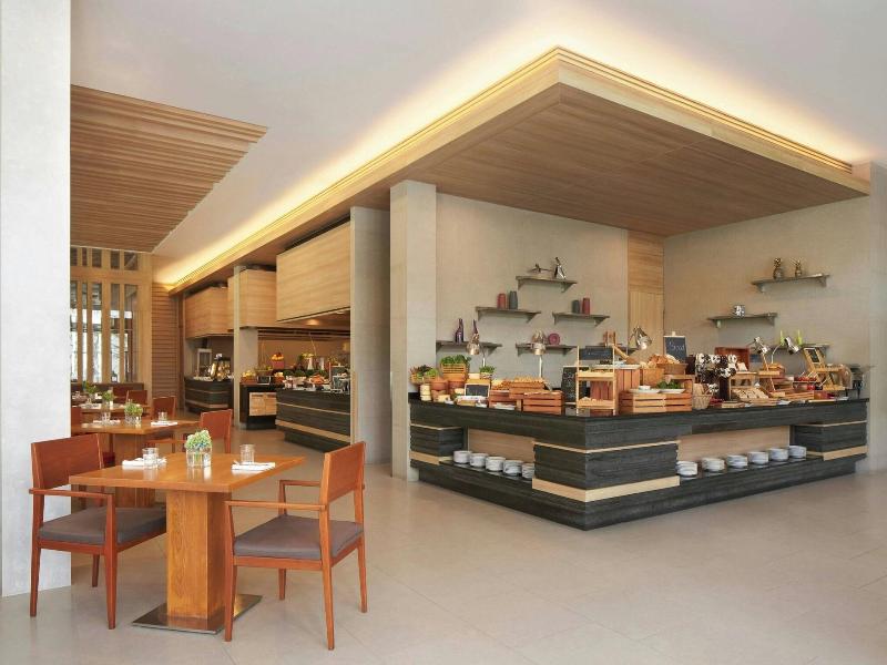 Le Méridien Phuket Mai Khao Beach Resort image