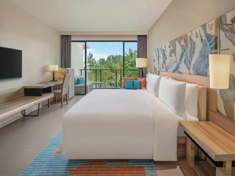 Le Méridien Phuket Mai Khao Beach Resort image