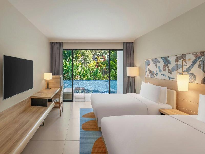 Le Méridien Phuket Mai Khao Beach Resort image