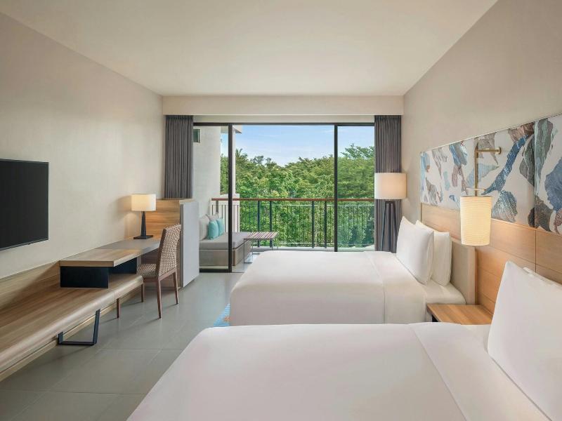 Le Méridien Phuket Mai Khao Beach Resort image