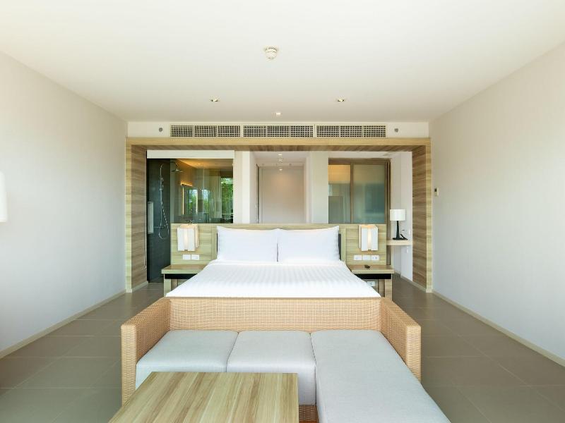 Le Méridien Phuket Mai Khao Beach Resort image