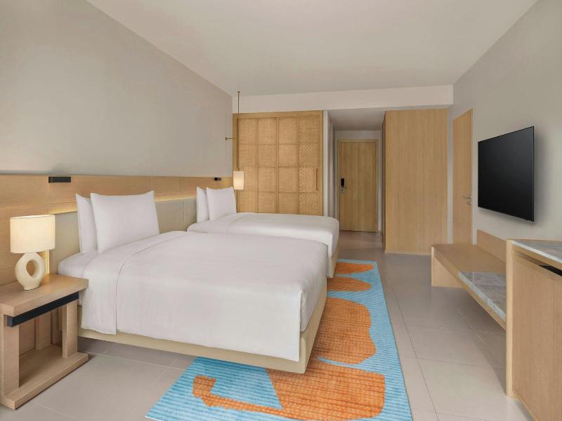 Le Méridien Phuket Mai Khao Beach Resort image