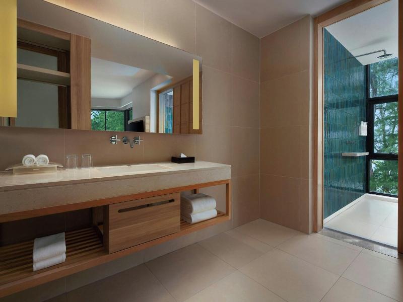 Le Méridien Phuket Mai Khao Beach Resort image