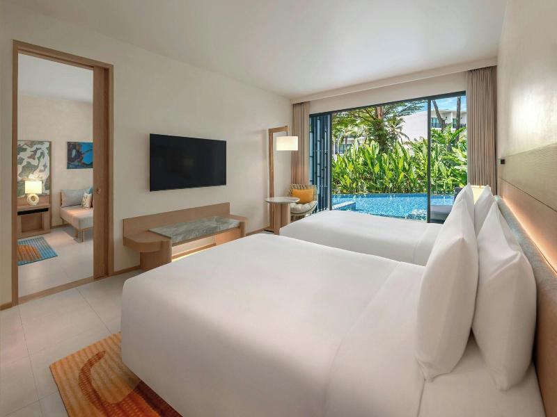 Le Méridien Phuket Mai Khao Beach Resort image