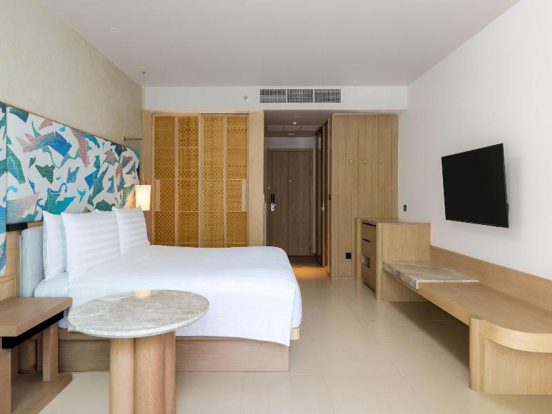 Le Méridien Phuket Mai Khao Beach Resort image