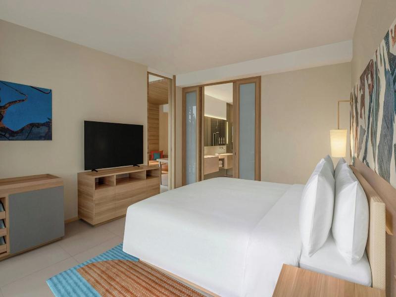 Le Méridien Phuket Mai Khao Beach Resort image