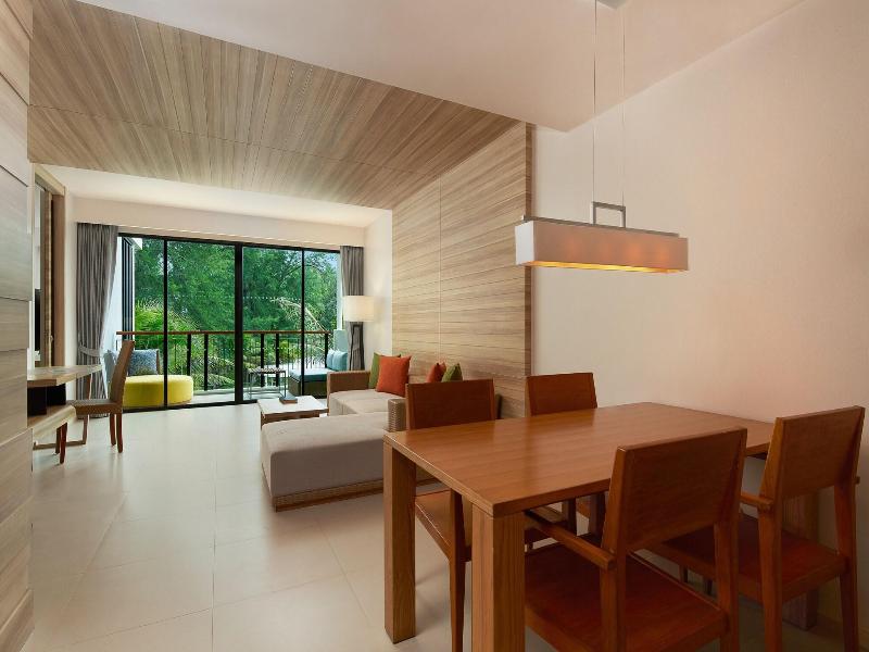 Le Méridien Phuket Mai Khao Beach Resort image