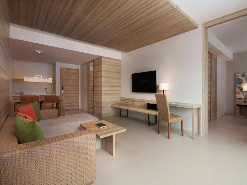 Le Méridien Phuket Mai Khao Beach Resort image
