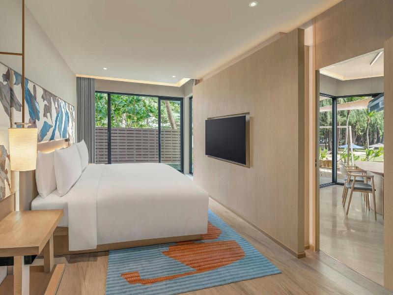 Le Méridien Phuket Mai Khao Beach Resort image