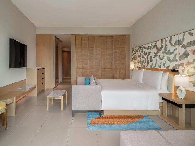 Le Méridien Phuket Mai Khao Beach Resort image