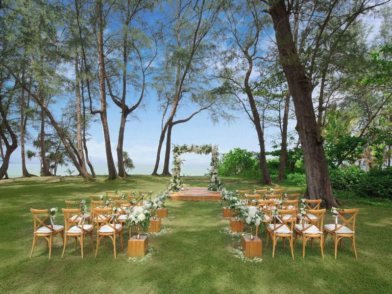 Le Méridien Phuket Mai Khao Beach Resort image