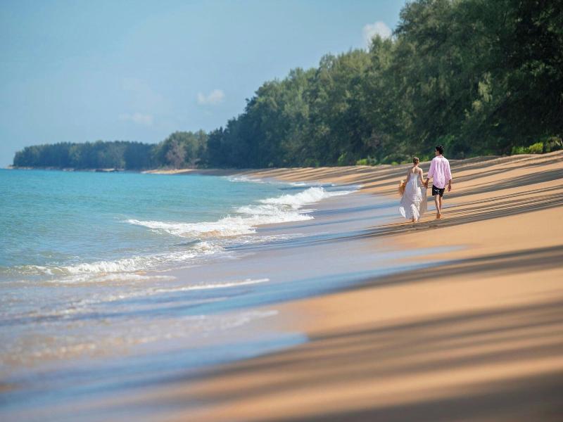 Le Méridien Phuket Mai Khao Beach Resort image