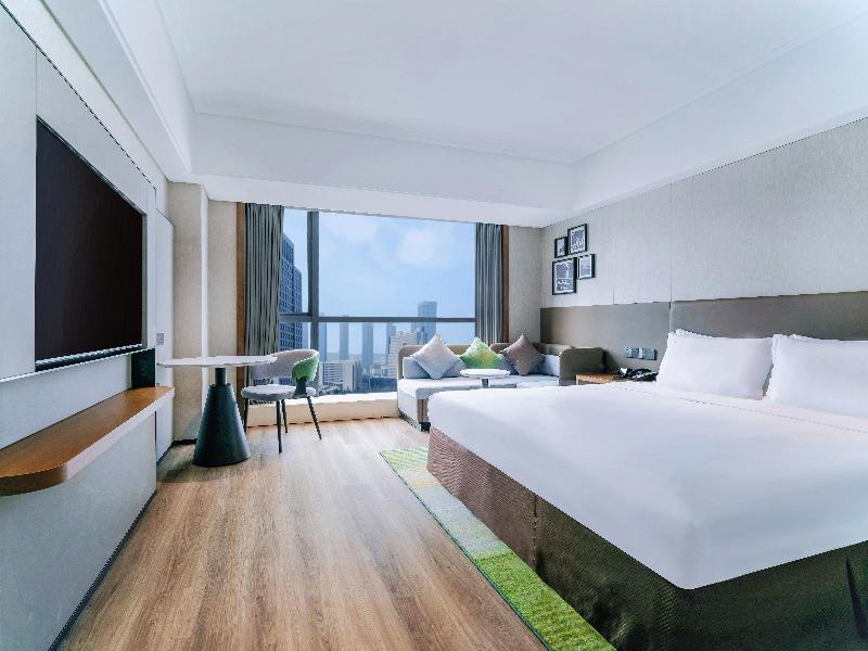 Holiday Inn City Centre Qingdao image