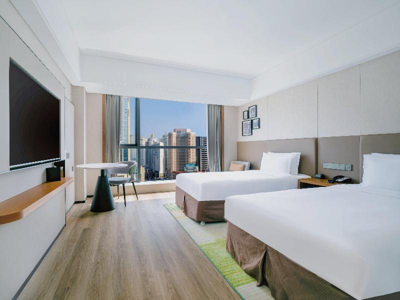 Holiday Inn City Centre Qingdao image