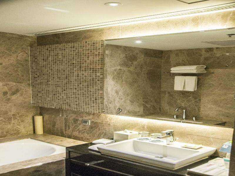 Four Points By Sheraton Qingdao Chengyang image
