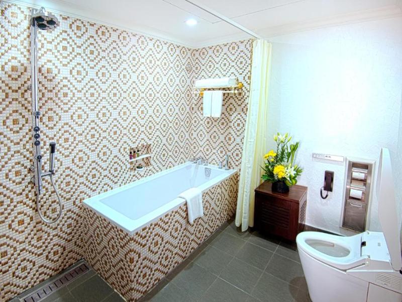 Sterlings Mac Hotel Bangalore image
