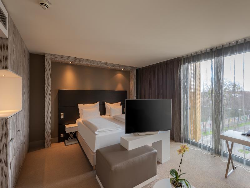 DoubleTree by Hilton Vienna Schonbrunn image
