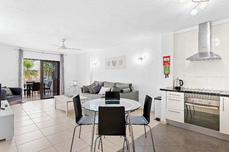 Paloma Beach Apartments  image