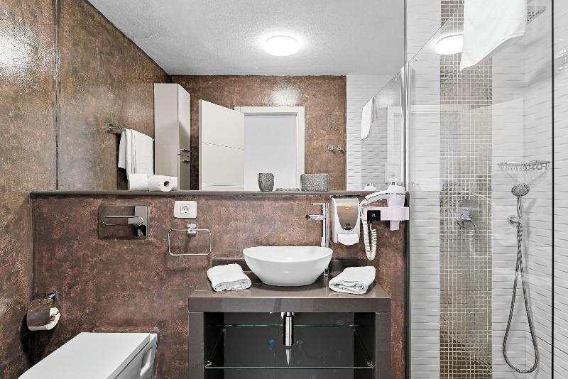 Paloma Beach Apartments  image