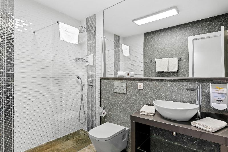 Paloma Beach Apartments  image