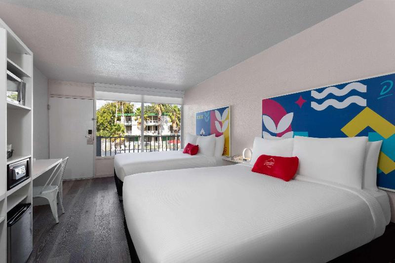 Baymont by Wyndham Orlando Lake Buena Vista South image