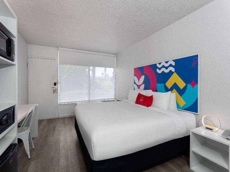 Baymont by Wyndham Orlando Lake Buena Vista South image