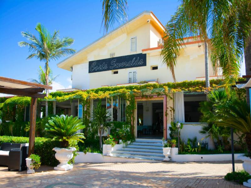 Hotel Club la Costa Smeralda image