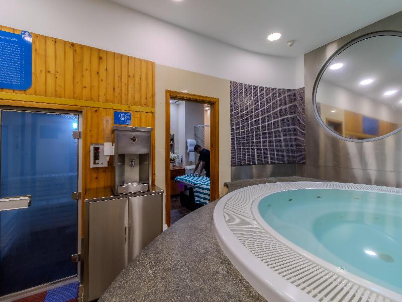 Holiday Inn Kuwait image