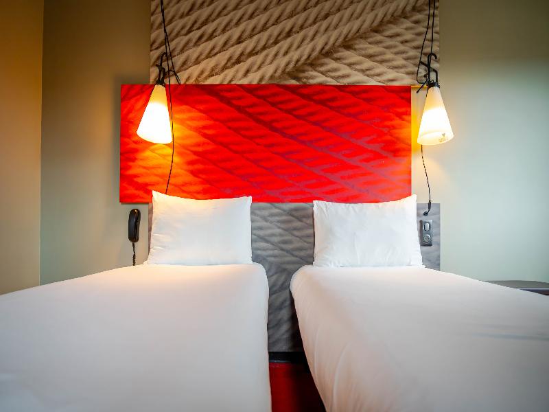 Ibis Bordeaux Centre Gare Saint Jean Euratlantique image