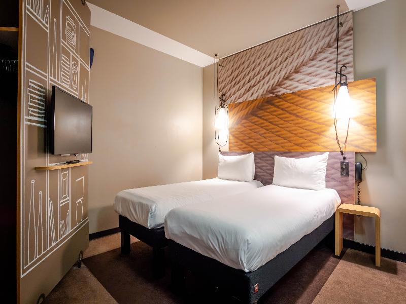 Ibis Bordeaux Centre Gare Saint Jean Euratlantique image