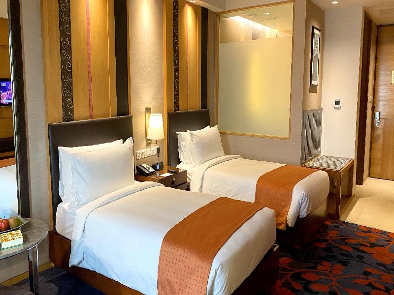 Holiday Inn Hotel New Delhi Noida Mayur image