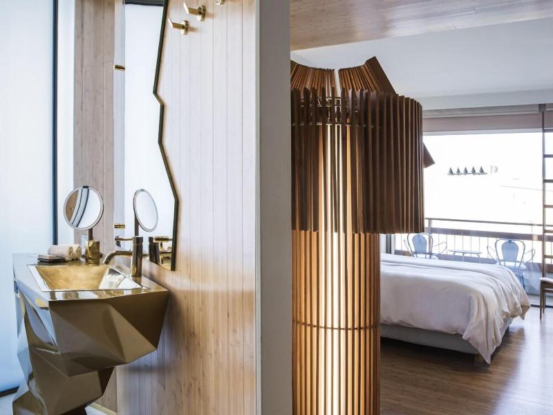 New Hotel