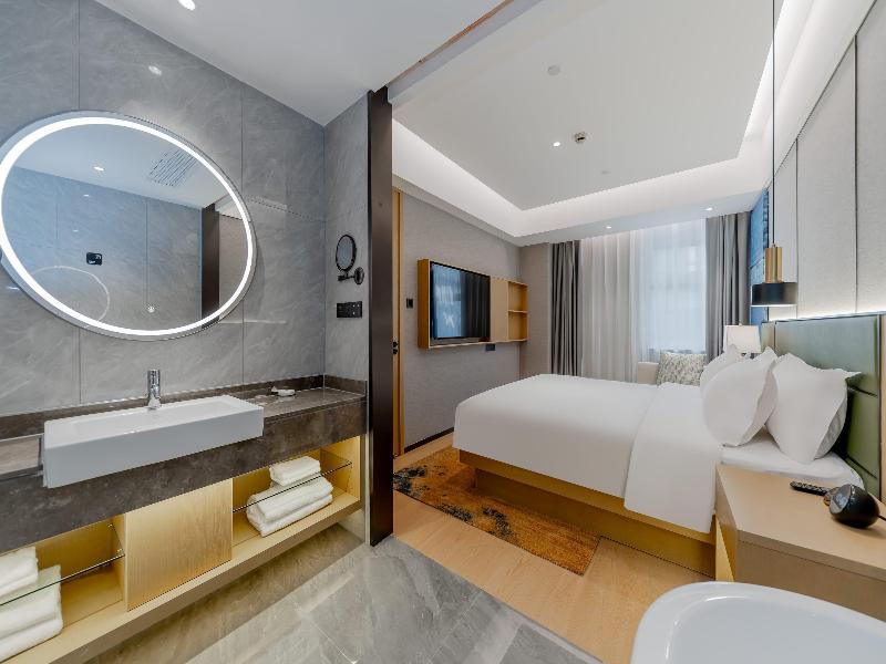 Ramada By Wyndham Shanghai Pudong image