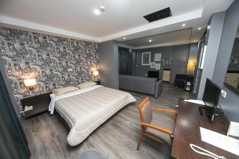 Athina Airport Hotel 4 *