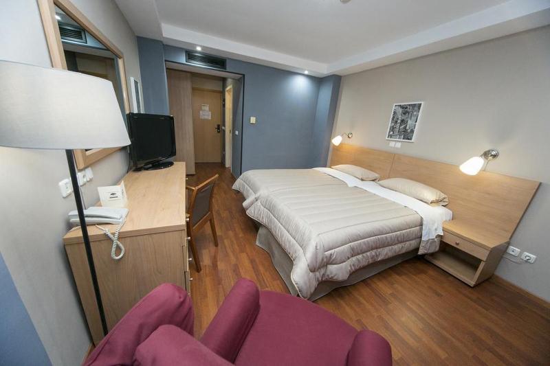 Athina Airport Hotel 4 *
