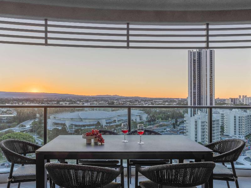 Peppers Broadbeach image
