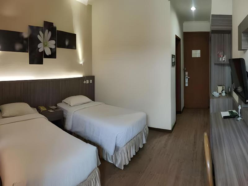 Purnama Hotel Batu image
