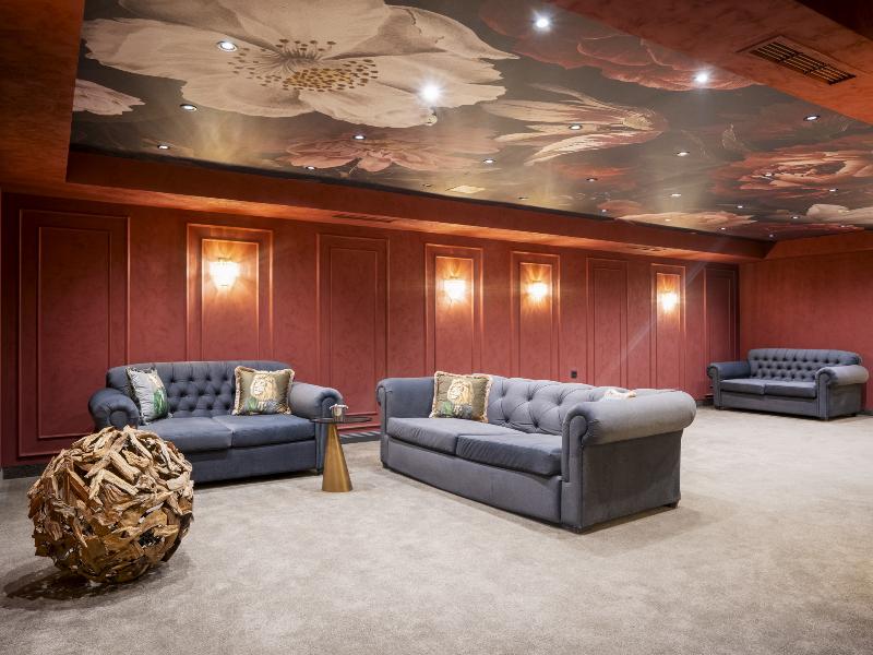 Premier Luxury Mountain Resort image